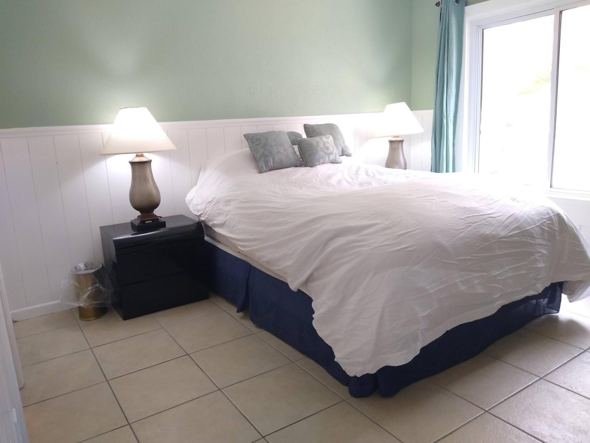 Affordable Two Bedroom Tropical Condo - Private Beach, Pools, Hot Tub St. Petersburg Exteriör bild