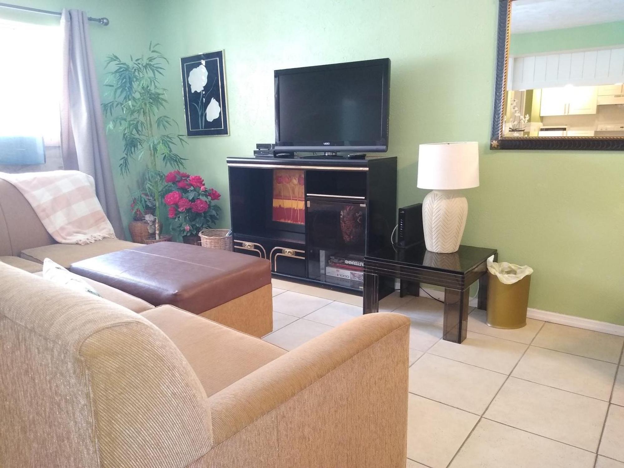 Affordable Two Bedroom Tropical Condo - Private Beach, Pools, Hot Tub St. Petersburg Exteriör bild